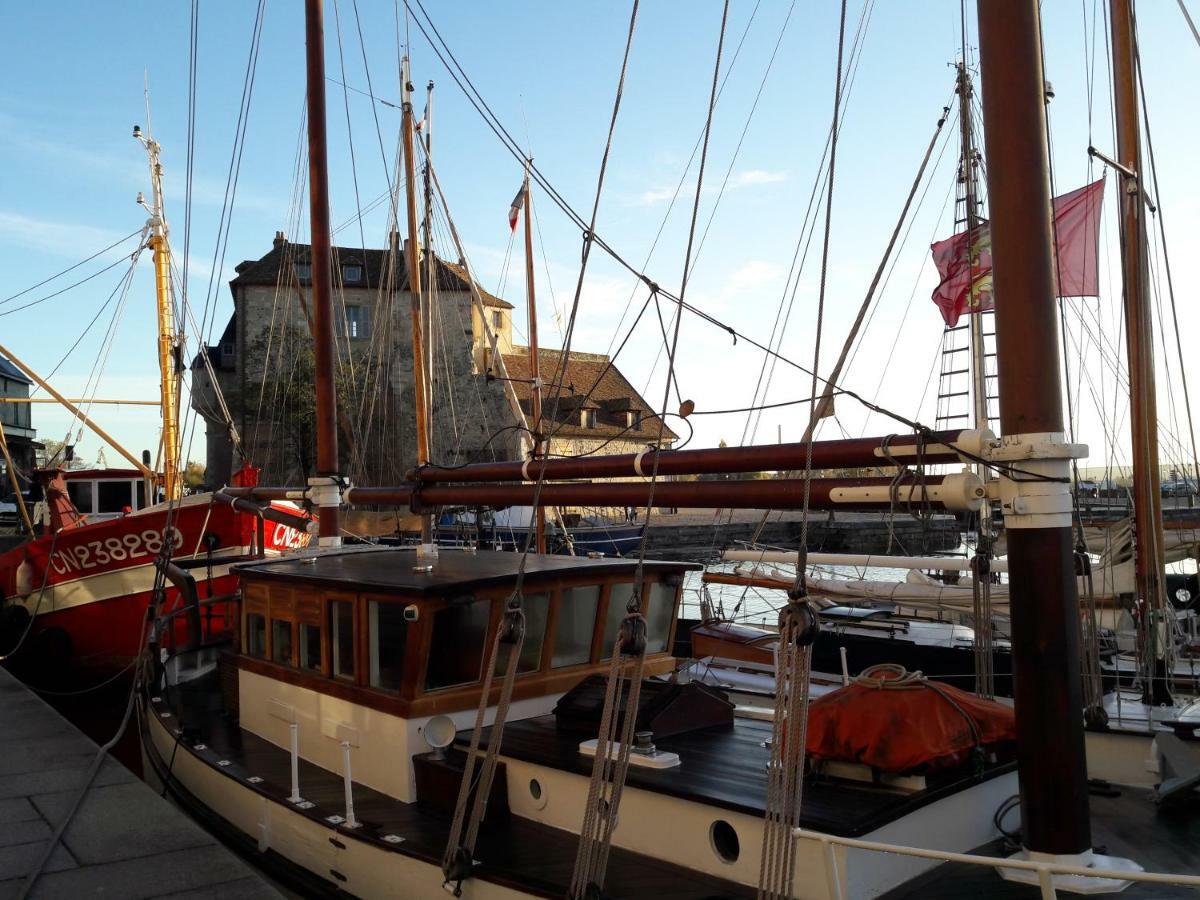 Le Studio Du Gouverneur Honfleur Exterior foto